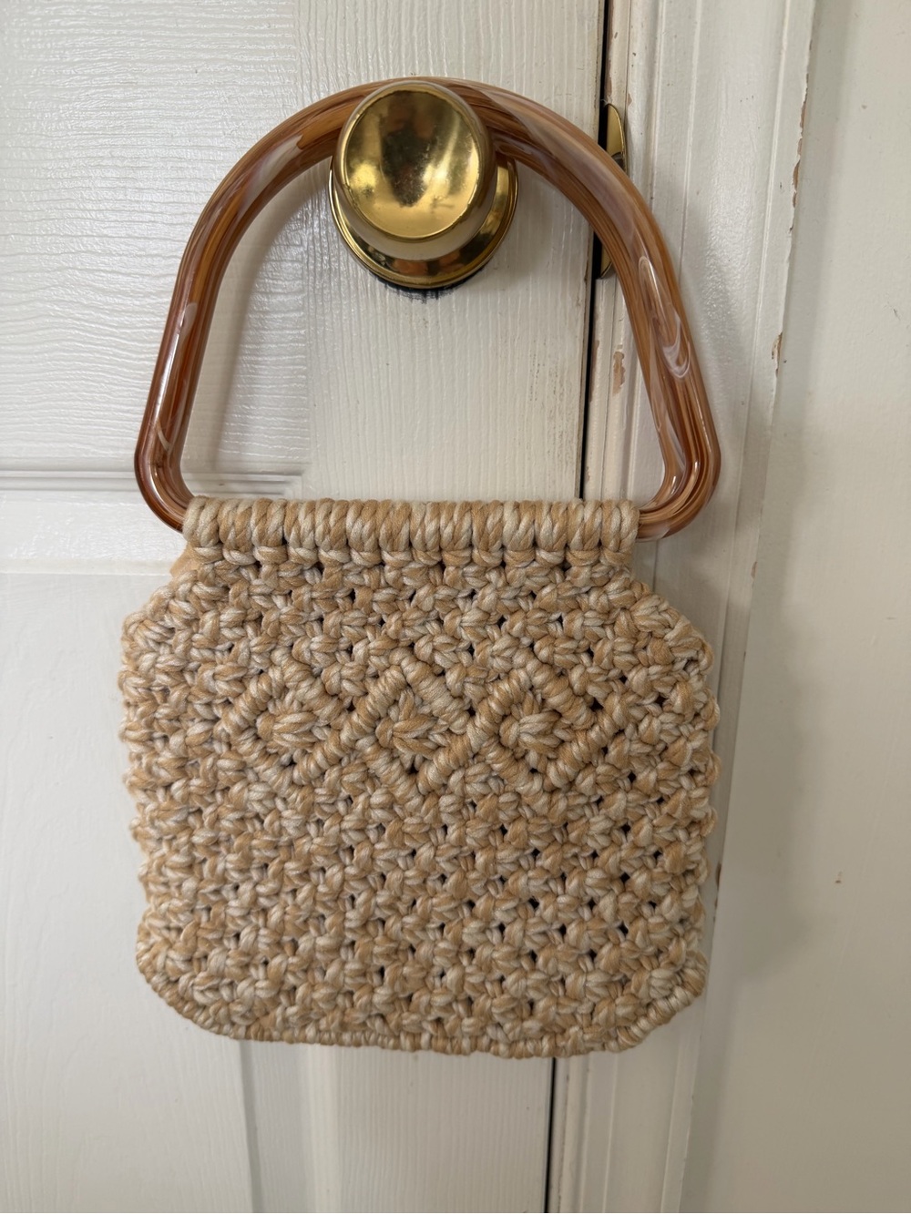 Handwoven Beige Crochet Lined purse with Tortoiseshell-like Handles - Like New!